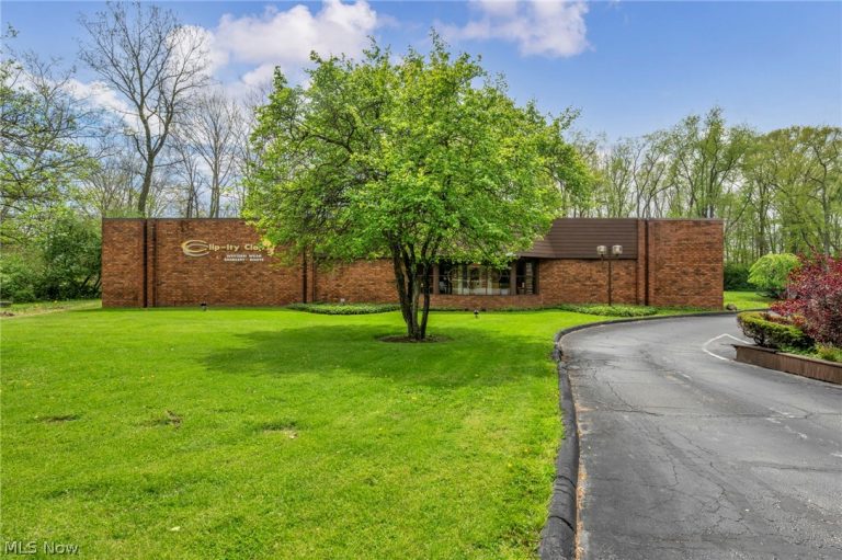 12930 Chippewa Road, Brecksville, OH - Photo 2