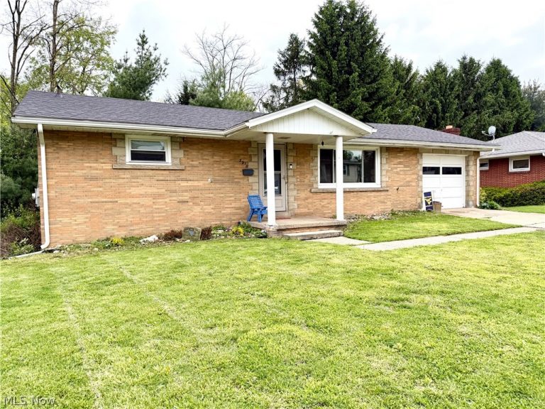 3918 Hanlin Way, Weirton, WV - Photo 2