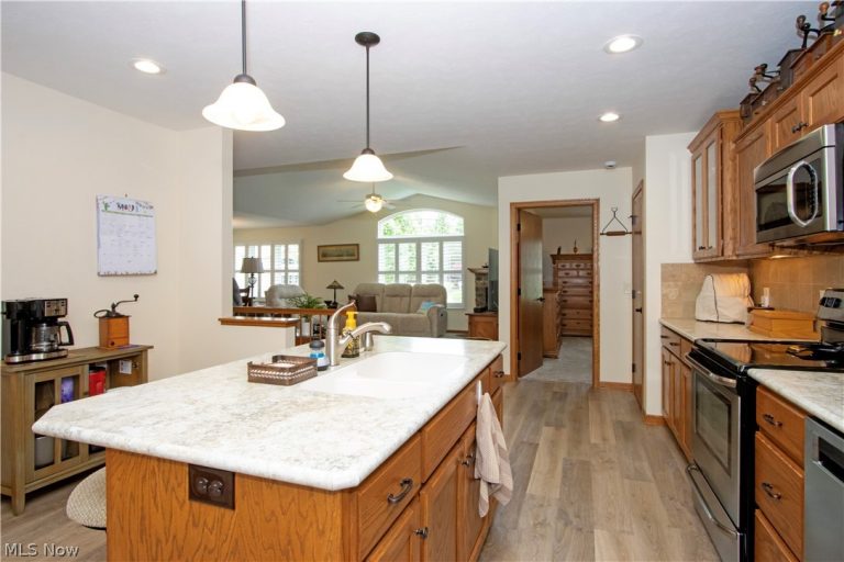 233 Woodbury Circle, Dalton, OH - Photo 6