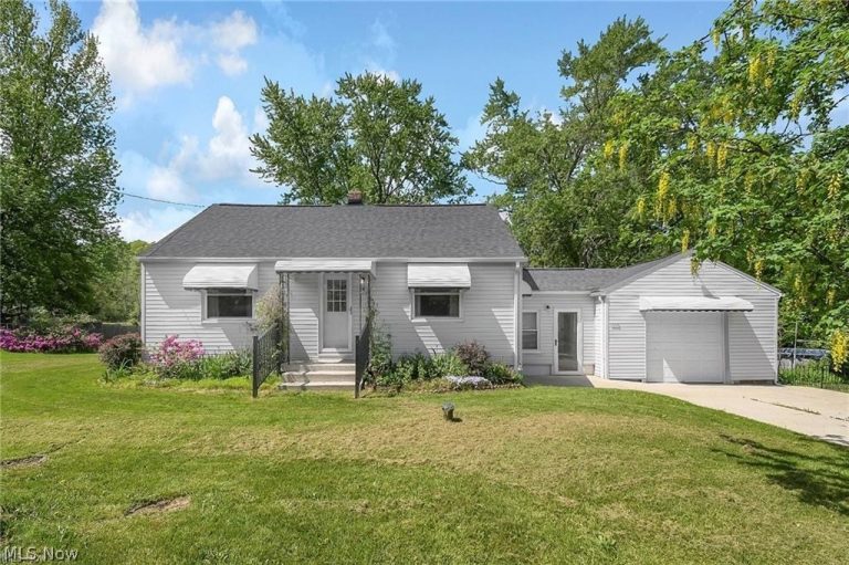 3104 Mayfair Road, Akron, OH, 44312