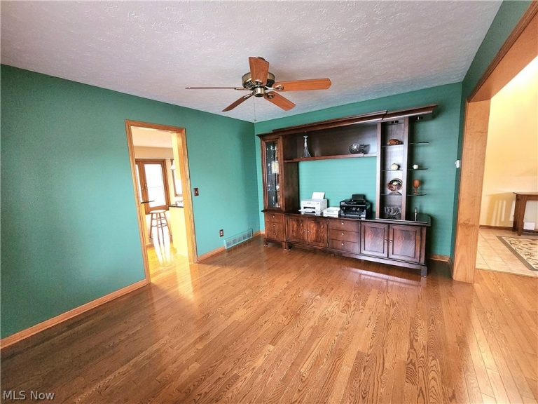 7278 Winchester Drive, Solon, OH - Photo 6