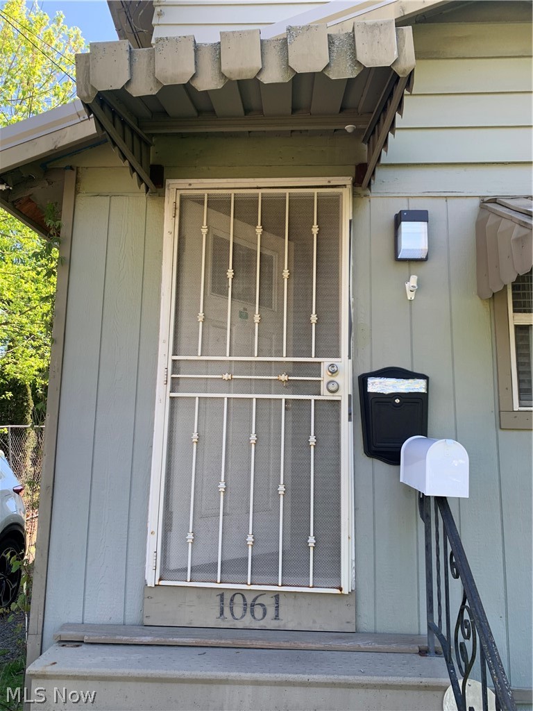 1061 East Avenue, Warren, OH - Photo 2
