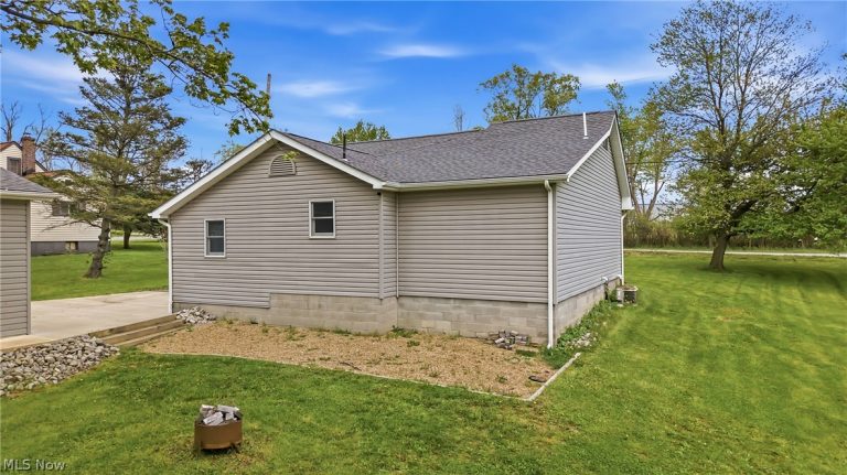 1532 Stateline Road, Masury, OH - Photo 5