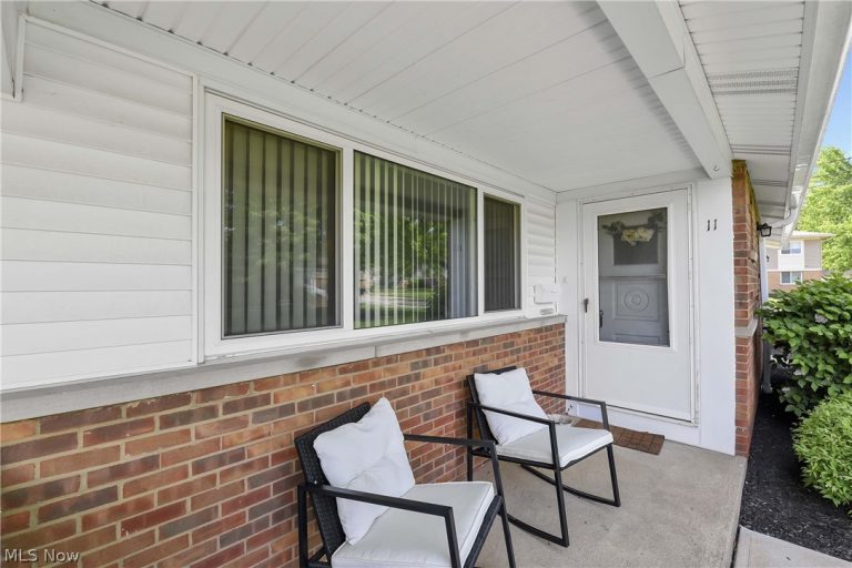 25345 Country Club Boulevard #11, North Olmsted, OH - Photo 5