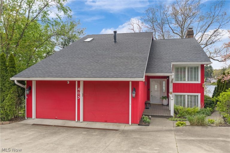 405 Snow Avenue, Coventry, OH - Photo 2