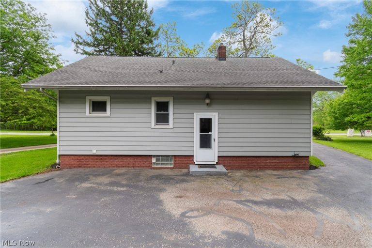 25001 Chardon Road, Richmond Heights, OH - Photo 5