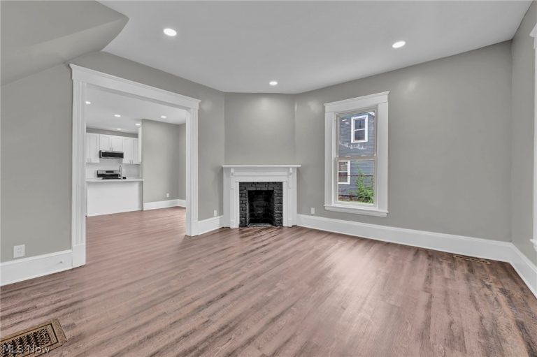 2221 97th Street, Cleveland, OH - Photo 6