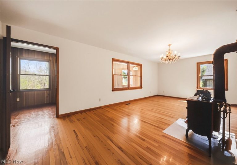16715 Nauvoo Road, Middlefield, OH - Photo 6