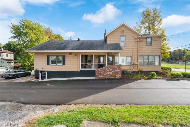 2406 Union Avenue, Alliance, OH - Photo 2
