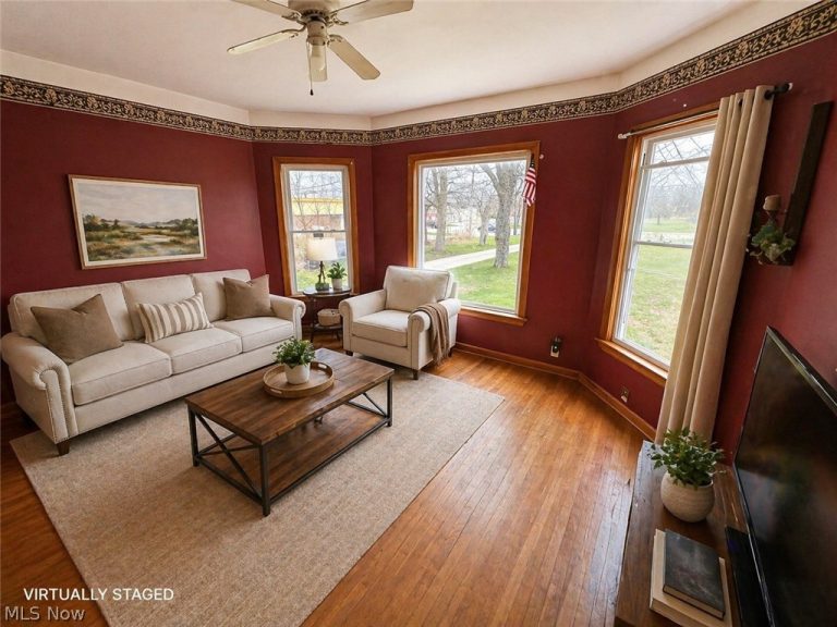 29734 Euclid Avenue, Wickliffe, OH - Photo 2