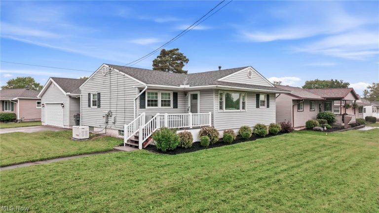 1190 Doris Drive, Hubbard, OH - Photo 2