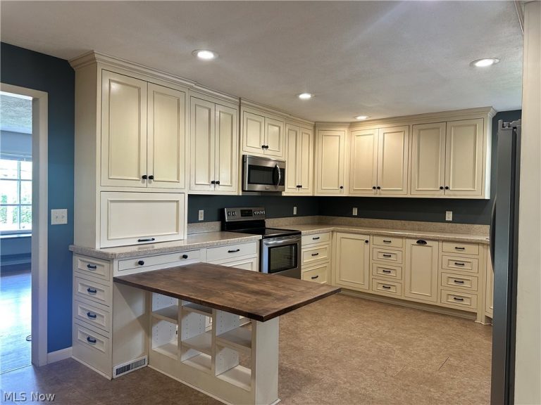 1704 Kenwood, Orrville, OH - Photo 5