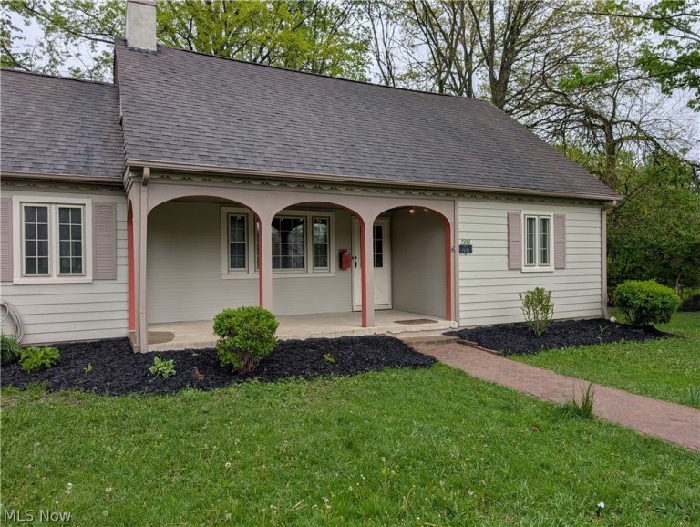 7353 Columbia, Olmsted Falls, OH - Photo 2