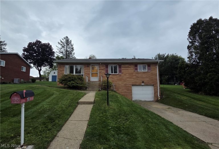238 Meadowbrook Drive, Steubenville, OH - Photo 2