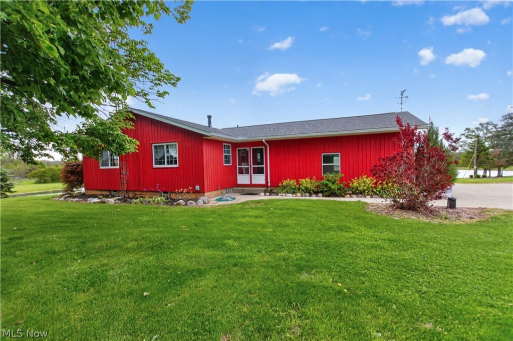 11209 Holshoe Road, Homerville, OH