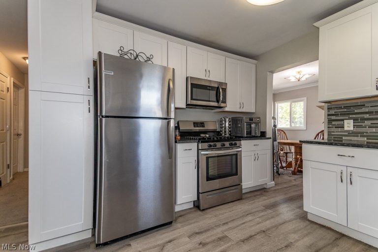 29023 Weber Avenue, Wickliffe, OH - Photo 6
