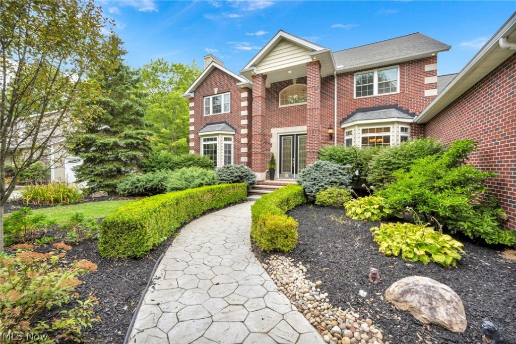 12105 Girdled Road, Concord Twp, OH