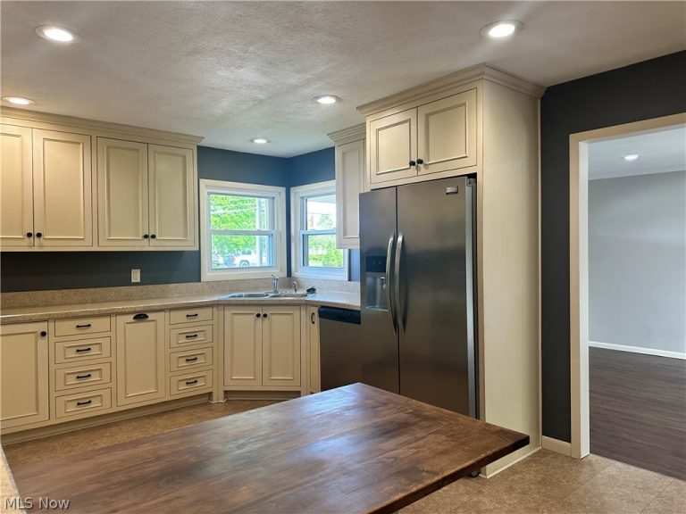 1704 Kenwood, Orrville, OH - Photo 6