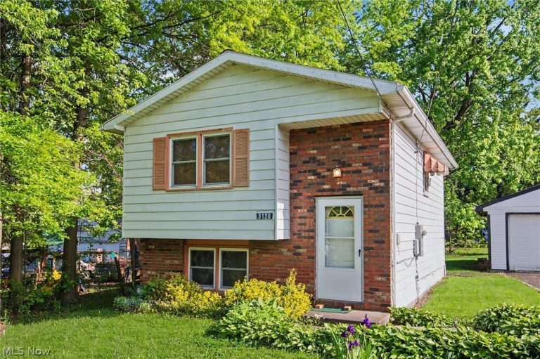 3120 Orchard Avenue, Warren, OH - Photo 2