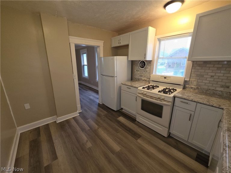 2805 Lexington Avenue, Lorain, OH - Photo 3