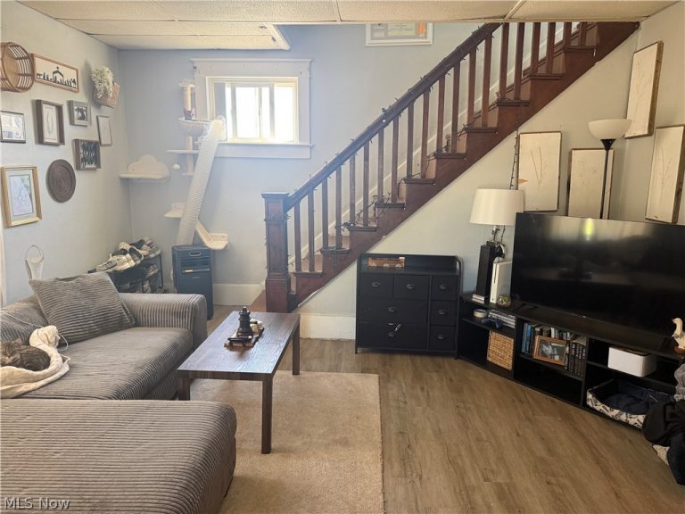 128 8th Street, Uhrichsville, OH - Photo 3