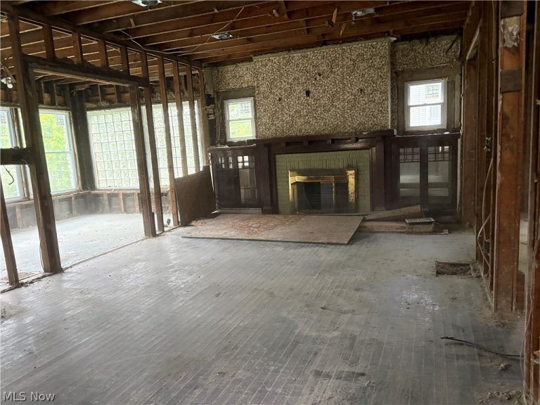 112 Burton Avenue, Akron, OH - Photo 8