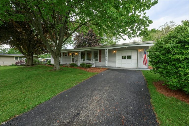 324 Lynn Circle, Canton, OH - Photo 2
