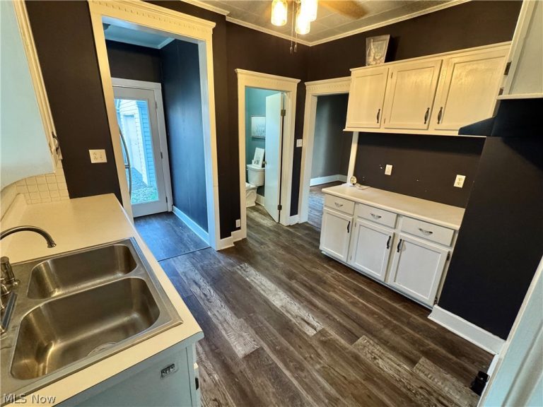 1409 Spring Street, Coshocton, OH - Photo 8