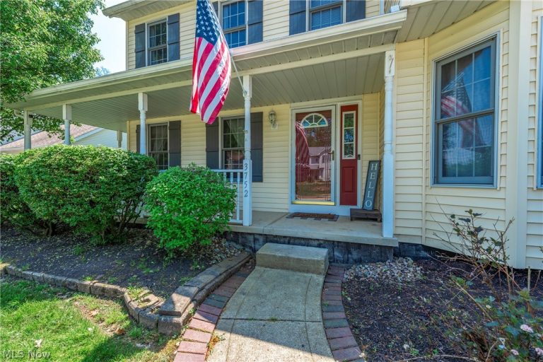 3752 Sandlewood Drive, Brunswick, OH - Photo 2