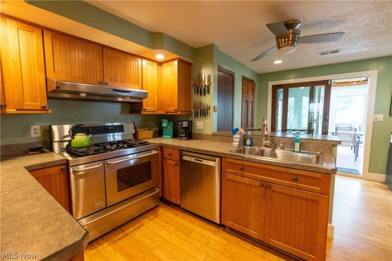 4803 Avenue B, Huron, OH - Photo 8