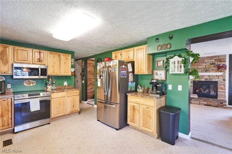 8742 Rohrer Road, Orrville, OH - Photo 3