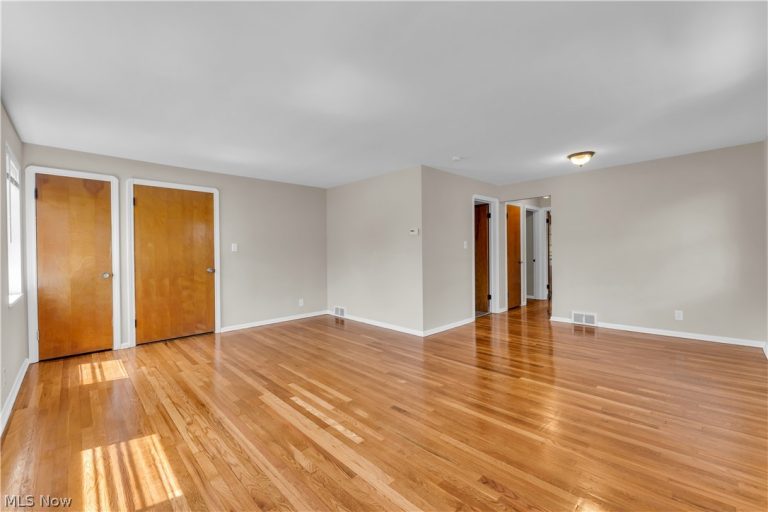 20571 Lake Shore Boulevard #2/UP, Euclid, OH - Photo 5