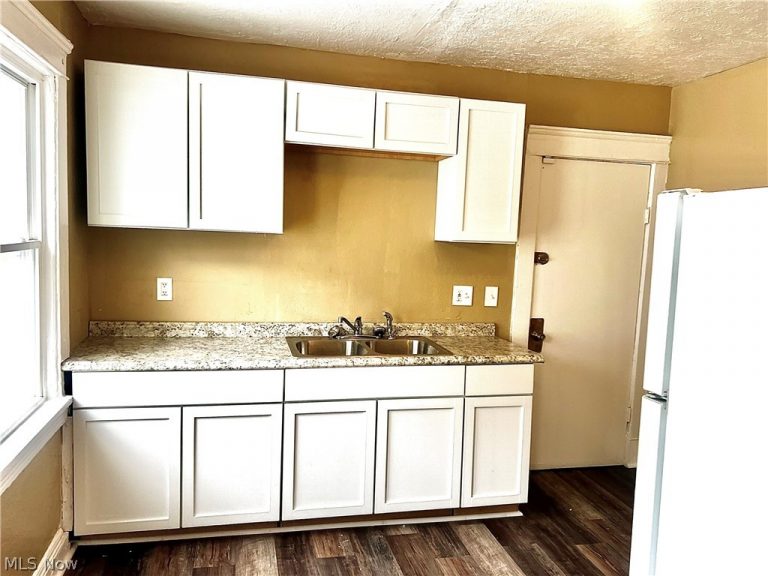 10908 Tacoma Avenue, Cleveland, OH - Photo 6