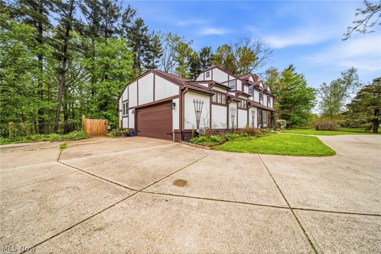 6453 Old Woods Road, Ashtabula, OH - Photo 5
