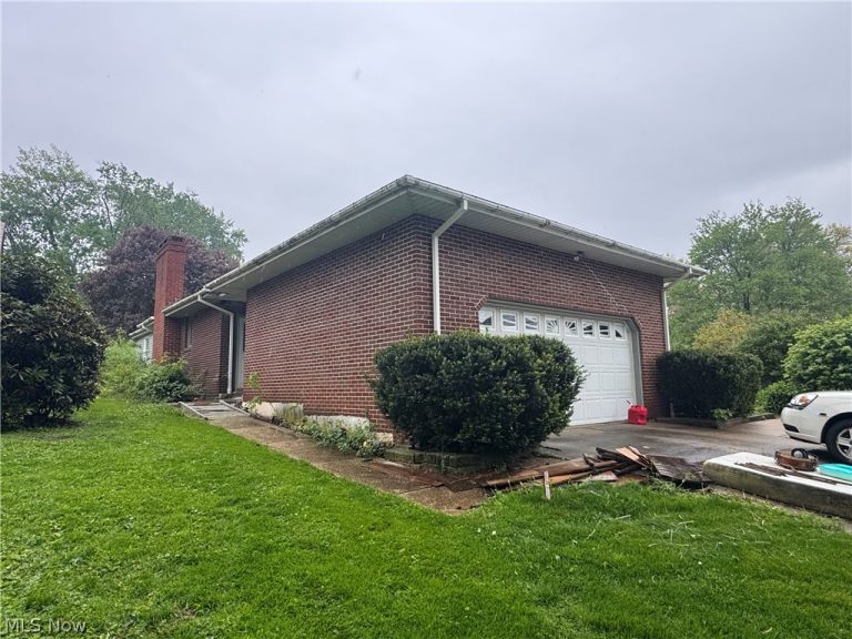 5606 Chandler Avenue, North Canton, OH - Photo 8