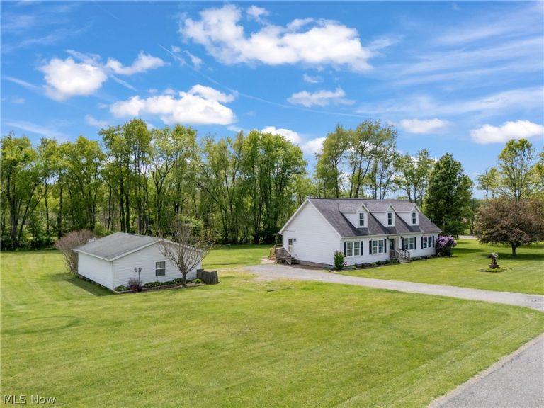 14338 Crowl Street, Minerva, OH - Photo 2