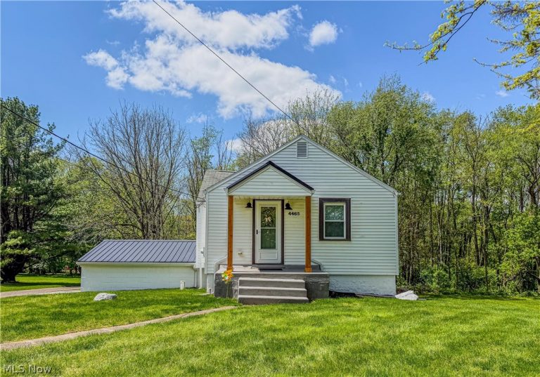 4465 Eastland Avenue, Louisville, OH, 44641