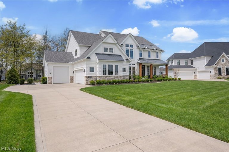 534 Port Drive, Avon Lake, OH - Photo 2
