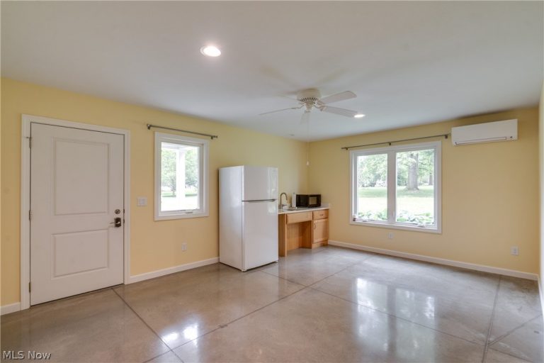2695 Wayne Street, Orrville, OH - Photo 8
