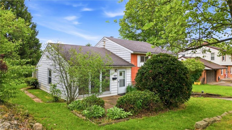 2534 Sierra Drive, Youngstown, OH - Photo 3