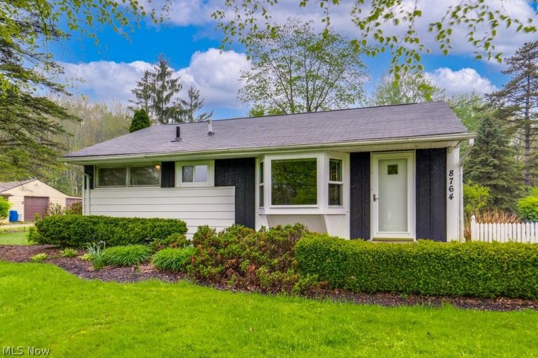 8764 Ravenna Road, Chardon, OH - Photo 3