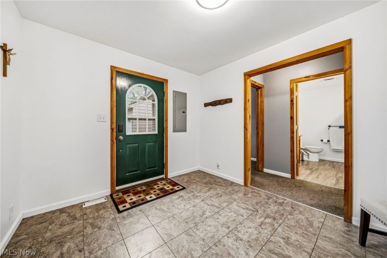 109 Cornelia Drive, Chardon, OH - Photo 5