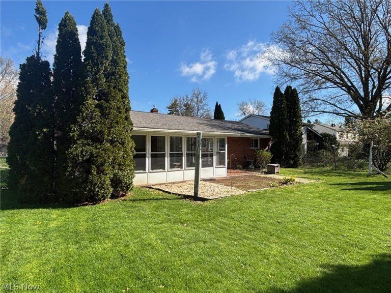 326 Bowman Drive, Kent, OH - Photo 4
