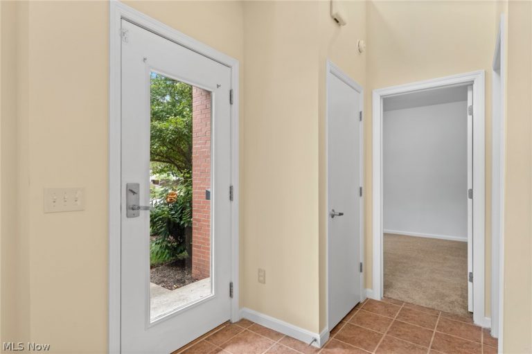 3217 Euclid Heights Boulevard, Cleveland Heights, OH - Photo 3