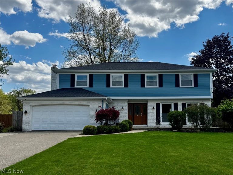 17051 Hunting Meadows Drive, Strongsville, OH, 44136