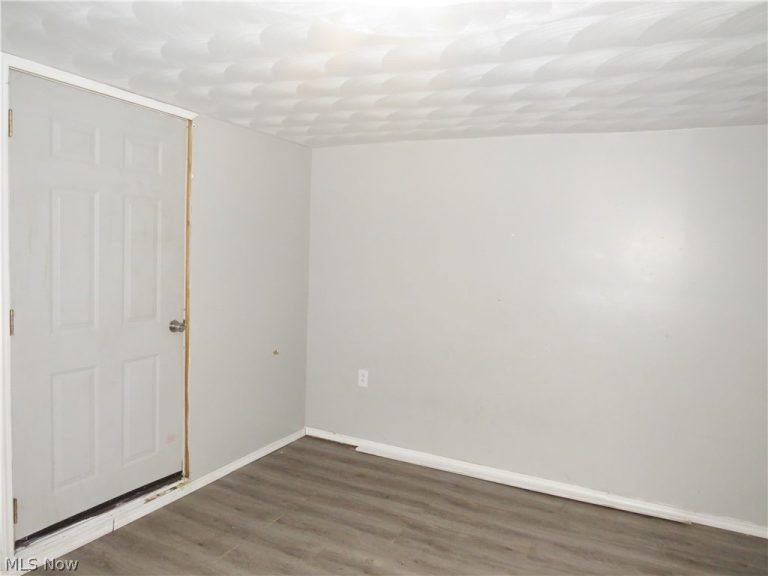 227 Main Street, Follansbee, WV - Photo 6
