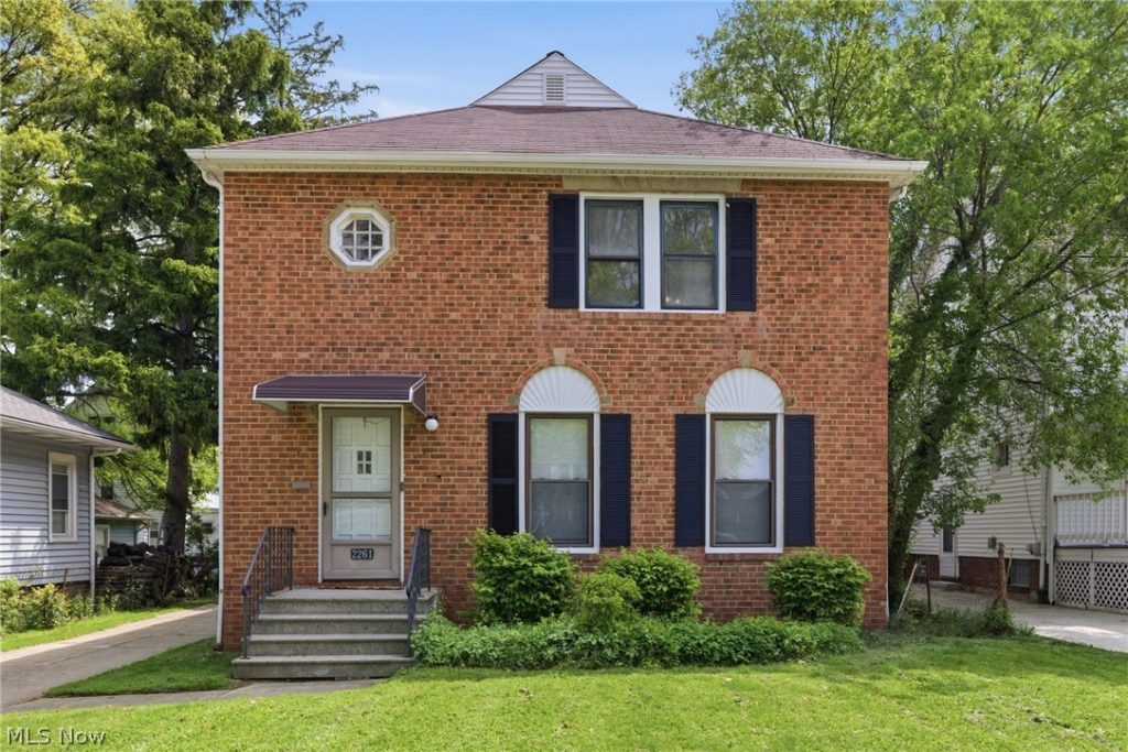 2261 Warren Road, Lakewood, OH