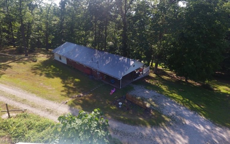 5007 Raven Road, Carrollton, OH - Photo 2