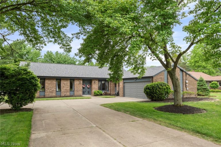 24707 Westwood, Westlake, OH - Photo 2