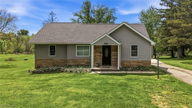 1532 Stateline Road, Masury, OH, 44438
